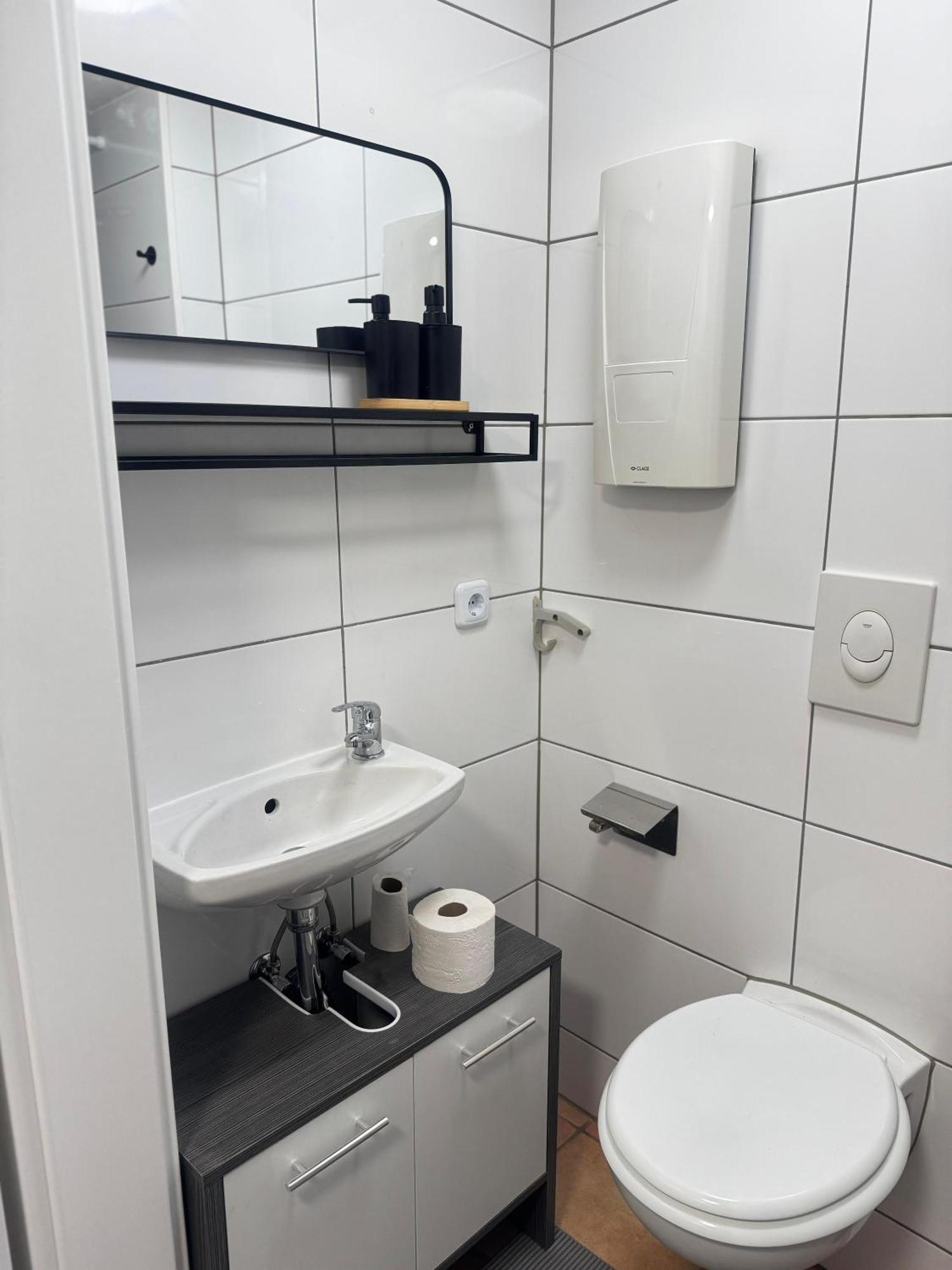 Maru Living M71 Apartment โคโลญ ภายนอก รูปภาพ